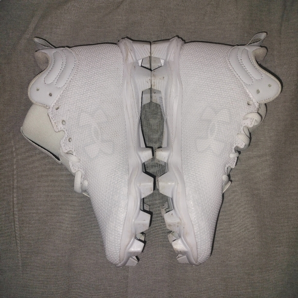Used Under Armour Spotlight Franchise 3.0 RM Football Cleats size 3 - Picture 4 of 6